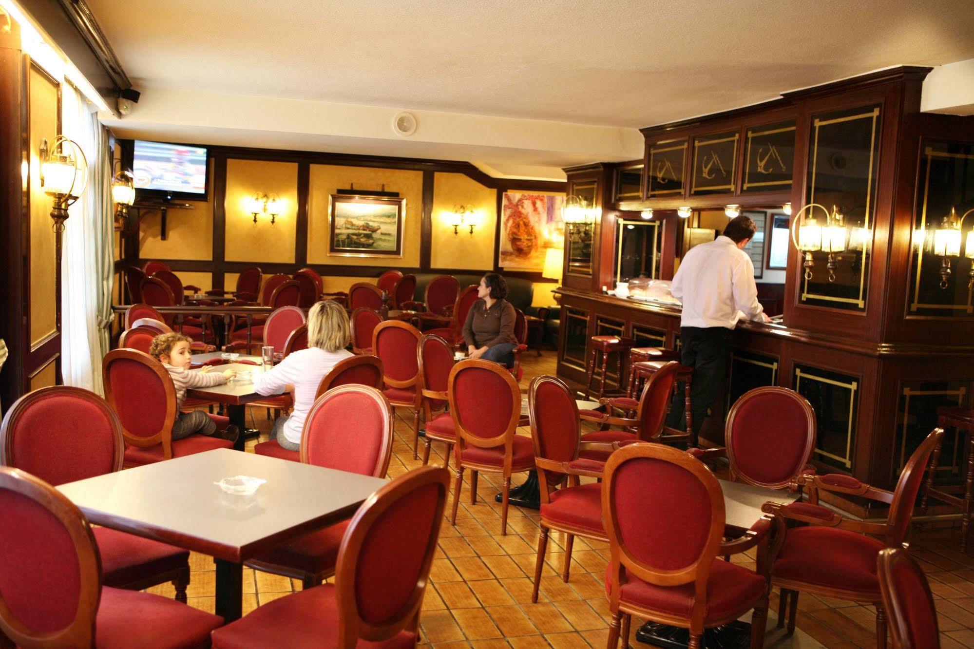 Hotel Las Anclas El Astillero Εστιατόριο φωτογραφία
